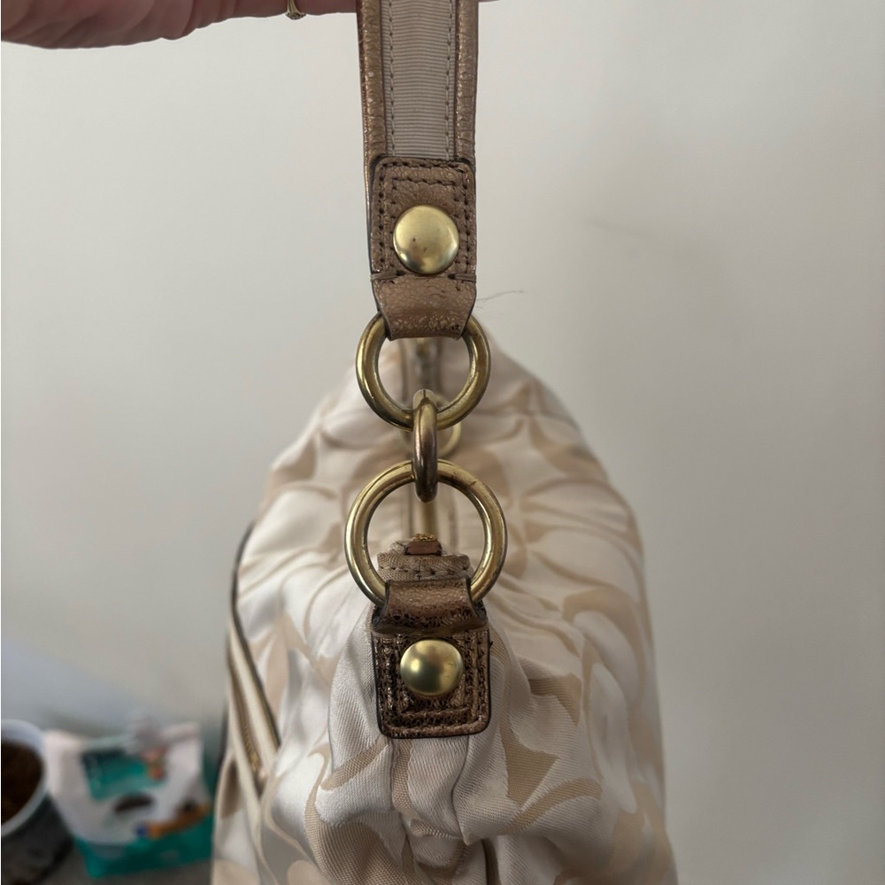 Coach Poppy drawstring Signature Beige and Tan Shoulder Bag - Picture 17 of 17